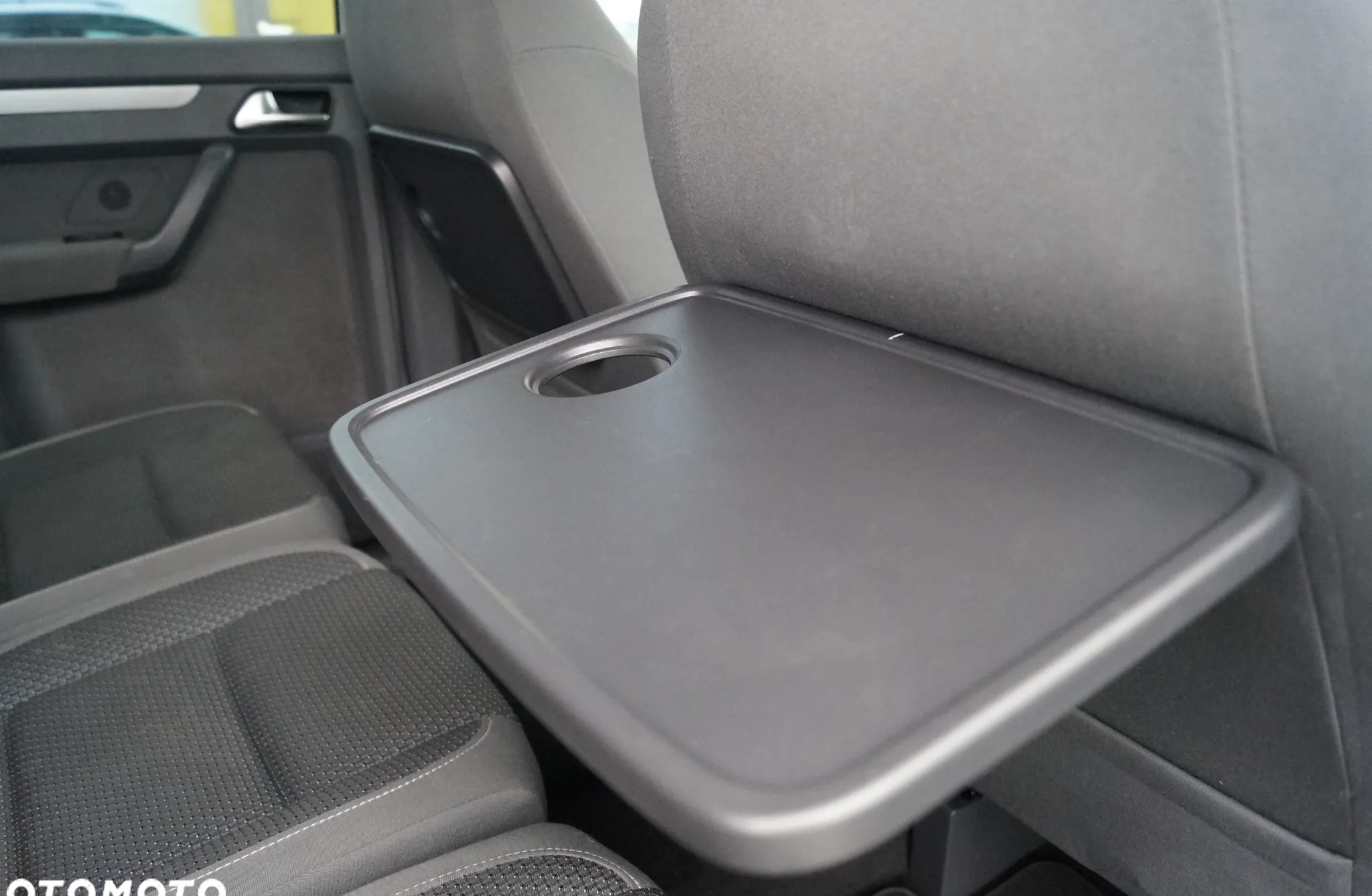 Volkswagen Touran cena 28400 przebieg: 239000, rok produkcji 2012 z Myślibórz małe 742